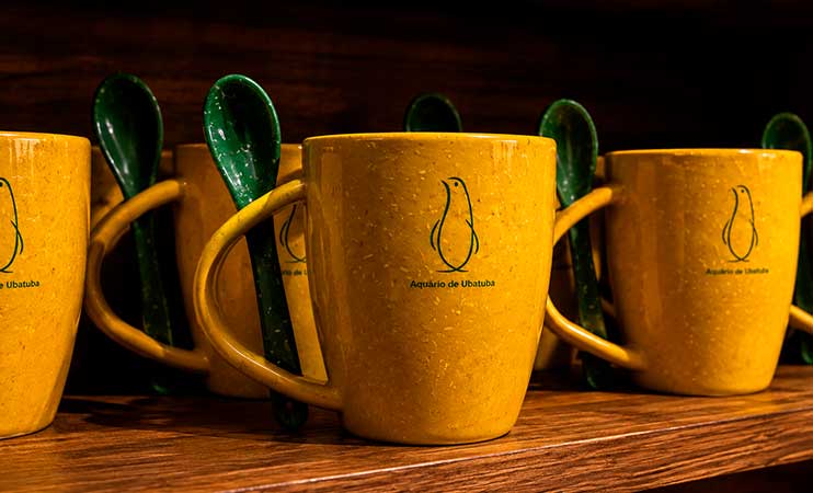 caneca ecológica do aquário de Ubatuba